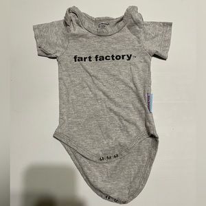 🌟5/$25 “Fart Factory” Bodysuit Size 6-12 Months
